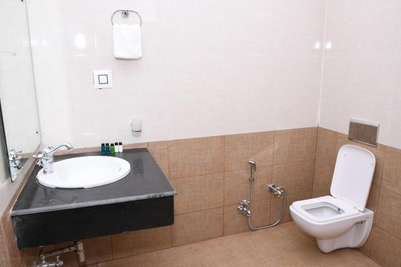 Tiger Den Club & Resort Palia Kalan Екстериор снимка